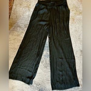 Grade and gather size small green satin pant